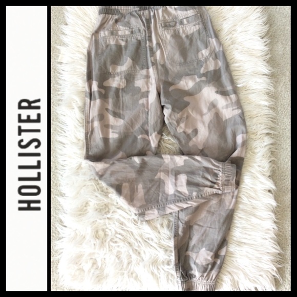 Hollister Ultra High Rise Grey Camo Joggers - Picture 5 of 6